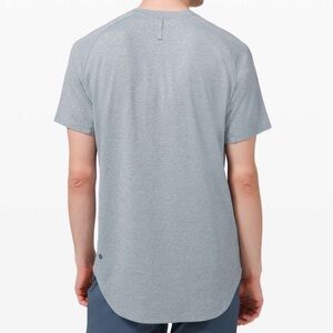 Lululemon Drysense Short Sleeve in color Chambray / White size medium